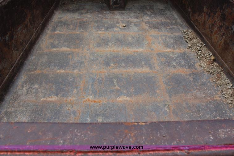 image for item J1160 1992 International 7100 dump truck