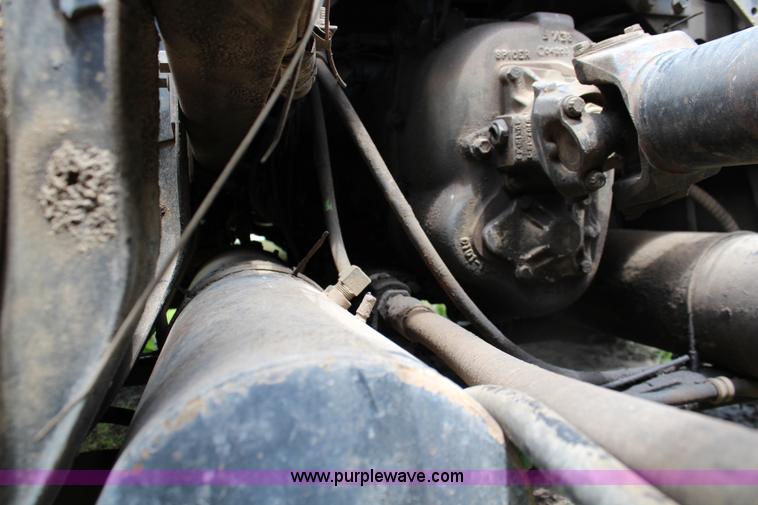 image for item J1160 1992 International 7100 dump truck