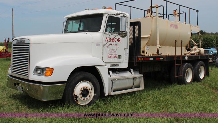 image for item J1181 1995 Freightliner FLD flatbed truck