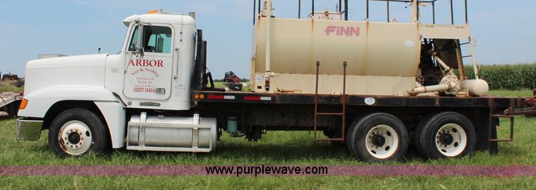 image for item J1181 1995 Freightliner FLD flatbed truck