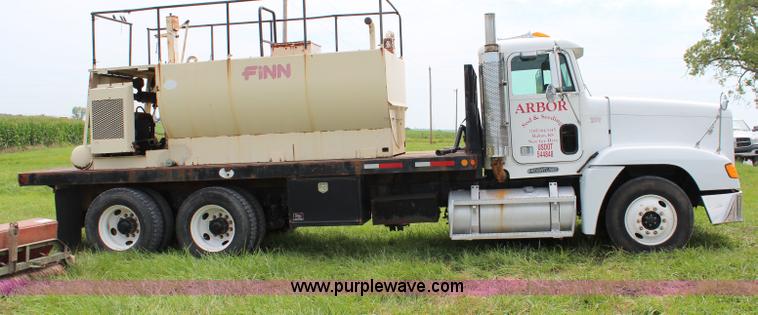 image for item J1181 1995 Freightliner FLD flatbed truck