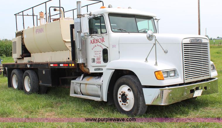 image for item J1181 1995 Freightliner FLD flatbed truck