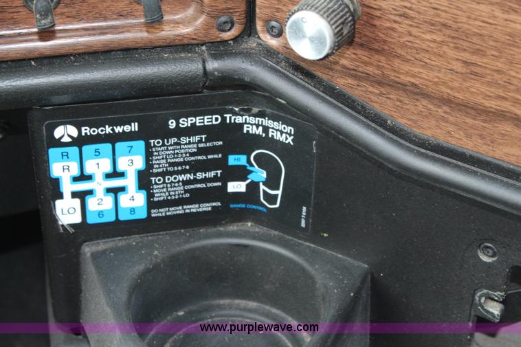 image for item J1181 1995 Freightliner FLD flatbed truck