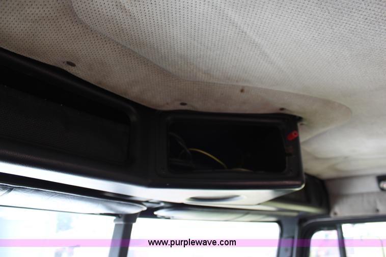 image for item J1181 1995 Freightliner FLD flatbed truck