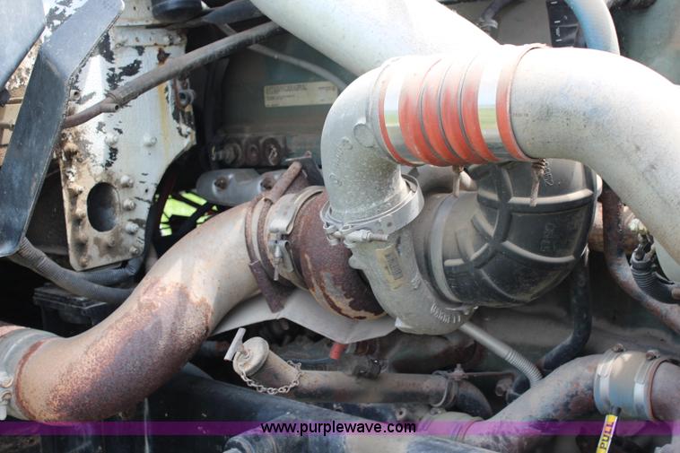 image for item J1181 1995 Freightliner FLD flatbed truck