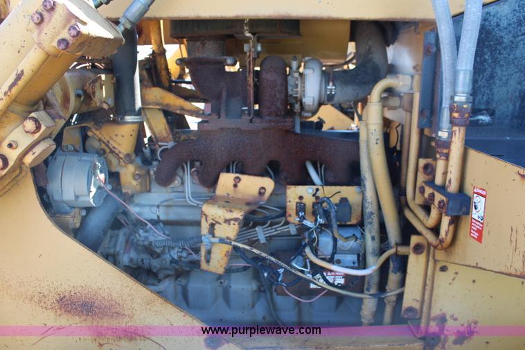 image for item J1200 1997 John Deere 750 dozer