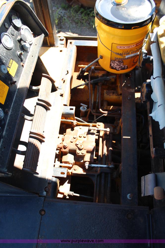 image for item J1200 1997 John Deere 750 dozer