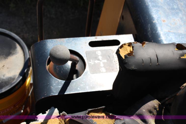 image for item J1200 1997 John Deere 750 dozer