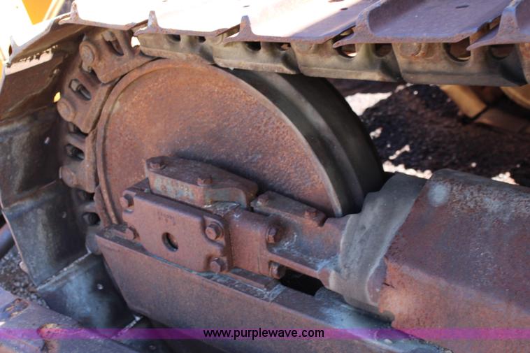 image for item J1200 1997 John Deere 750 dozer