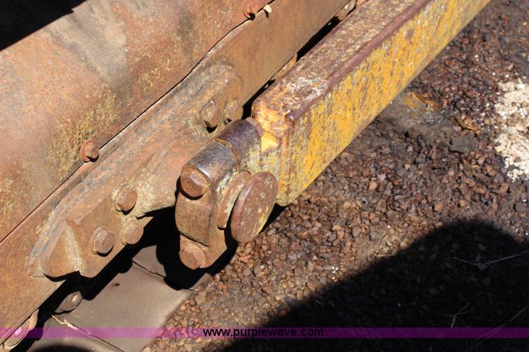 image for item J1200 1997 John Deere 750 dozer