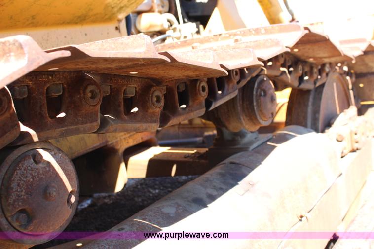 image for item J1200 1997 John Deere 750 dozer