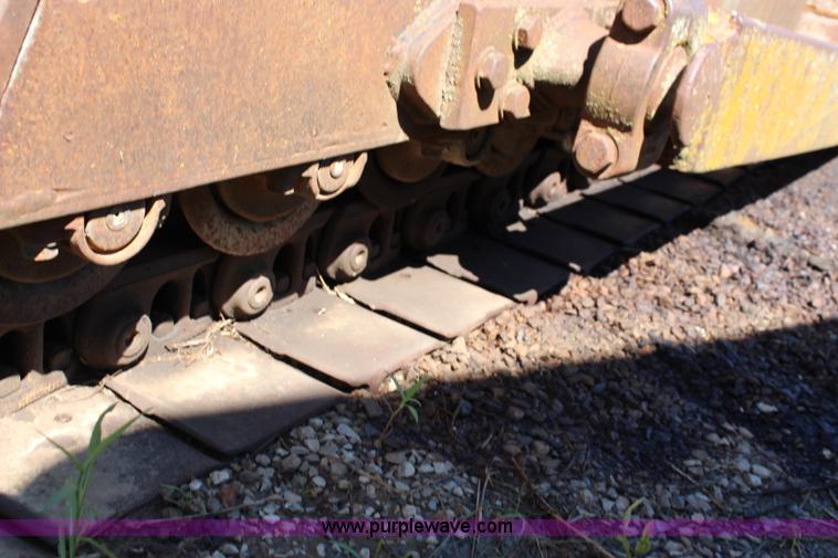 image for item J1200 1997 John Deere 750 dozer