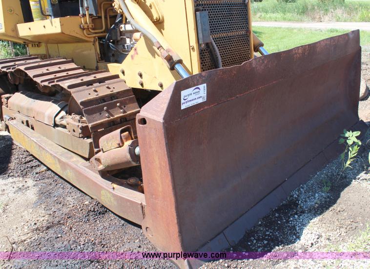 image for item J1200 1997 John Deere 750 dozer