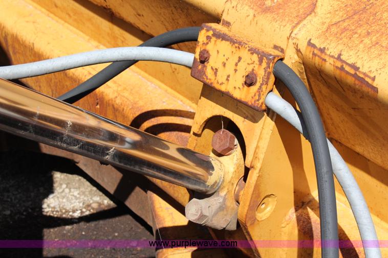 image for item J1200 1997 John Deere 750 dozer