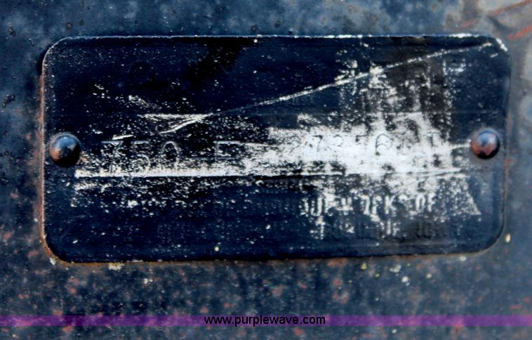 image for item J1200 1997 John Deere 750 dozer