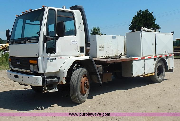 image for item J1203 1986 Ford CF6000 service truck