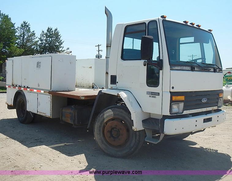 image for item J1203 1986 Ford CF6000 service truck