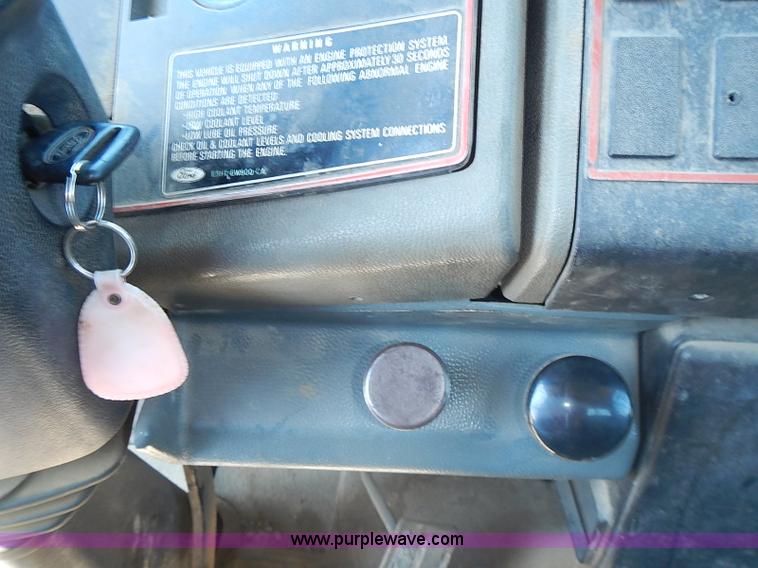 image for item J1203 1986 Ford CF6000 service truck