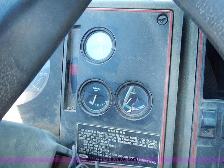 image for item J1203 1986 Ford CF6000 service truck