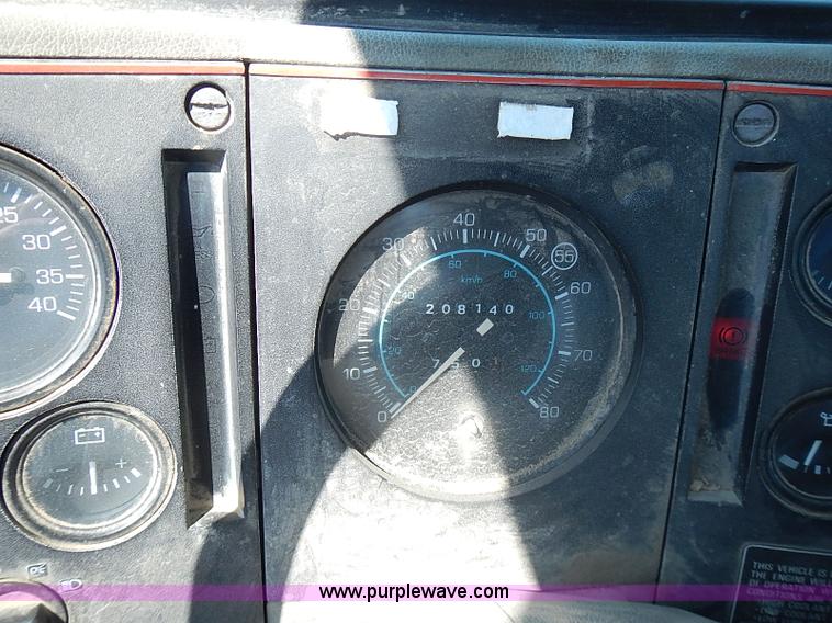 image for item J1203 1986 Ford CF6000 service truck