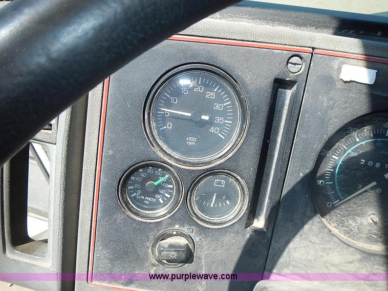 image for item J1203 1986 Ford CF6000 service truck