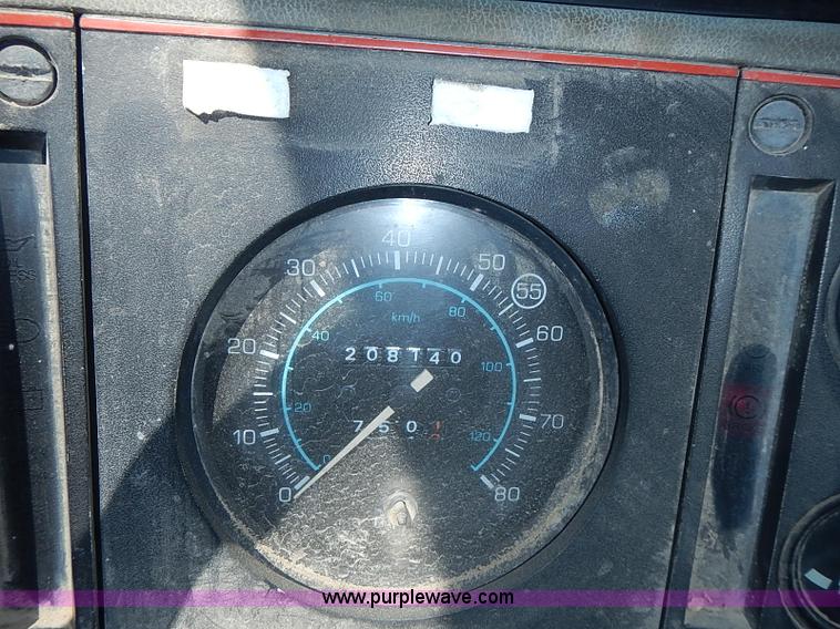 image for item J1203 1986 Ford CF6000 service truck