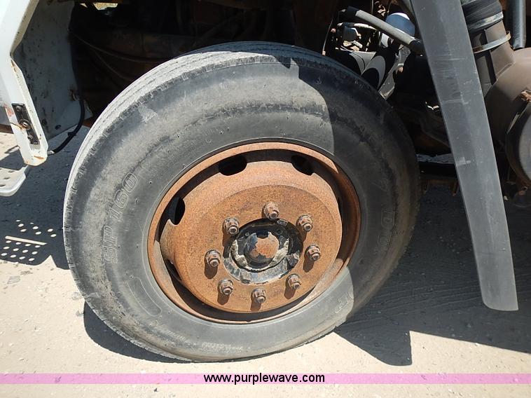 image for item J1203 1986 Ford CF6000 service truck