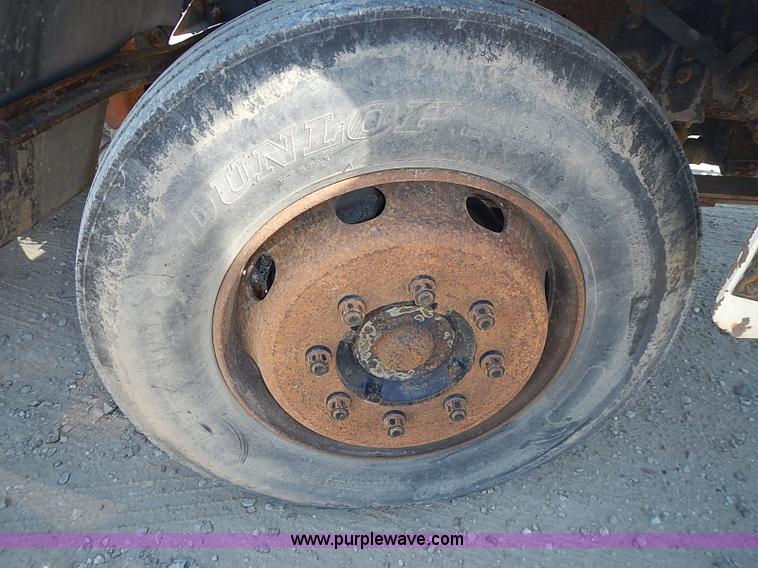 image for item J1203 1986 Ford CF6000 service truck