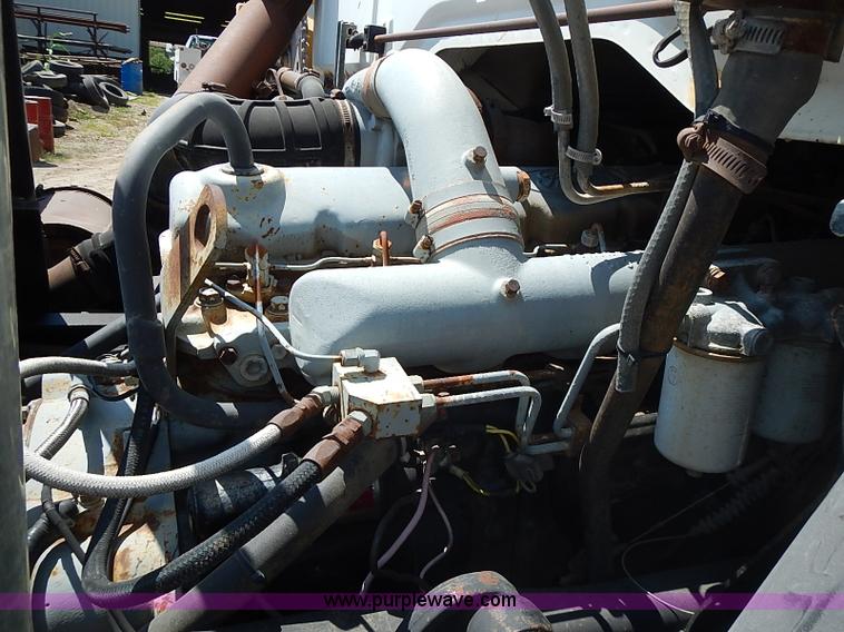 image for item J1203 1986 Ford CF6000 service truck