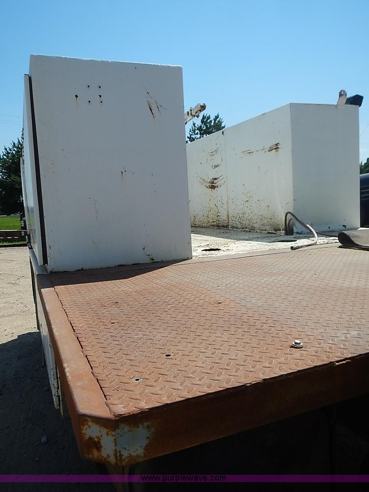 image for item J1203 1986 Ford CF6000 service truck