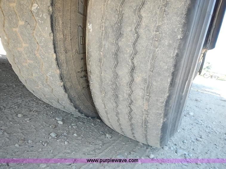 image for item J1203 1986 Ford CF6000 service truck