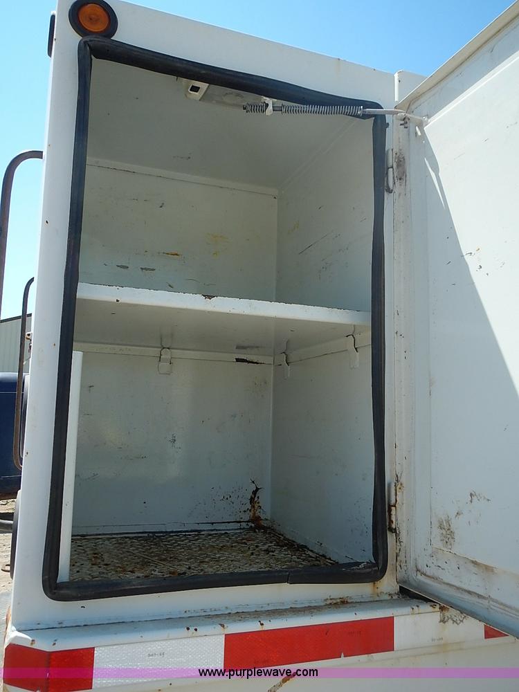 image for item J1203 1986 Ford CF6000 service truck