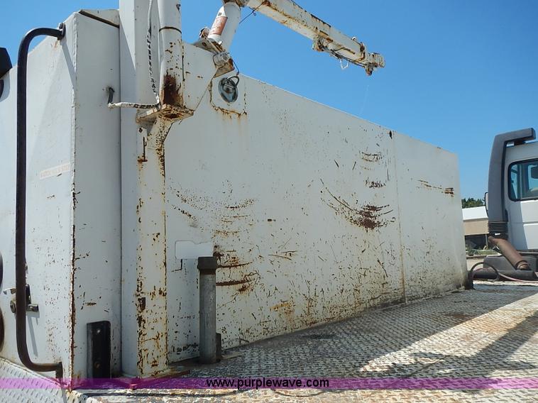 image for item J1203 1986 Ford CF6000 service truck