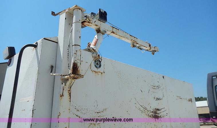 image for item J1203 1986 Ford CF6000 service truck