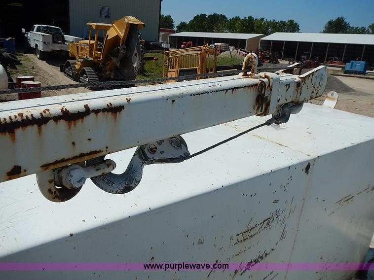 image for item J1203 1986 Ford CF6000 service truck