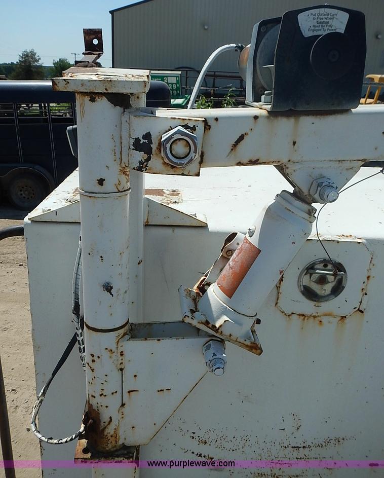 image for item J1203 1986 Ford CF6000 service truck