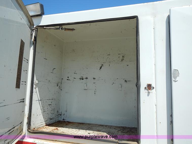 image for item J1203 1986 Ford CF6000 service truck