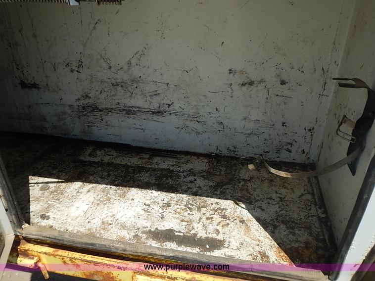 image for item J1203 1986 Ford CF6000 service truck