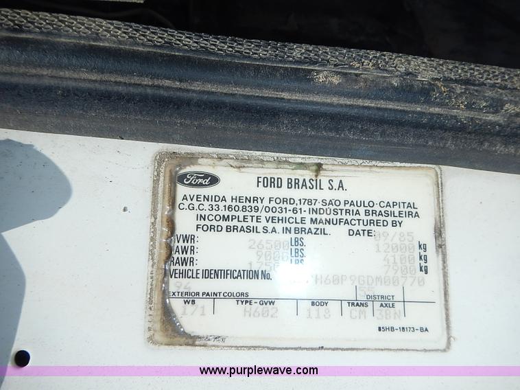 image for item J1203 1986 Ford CF6000 service truck