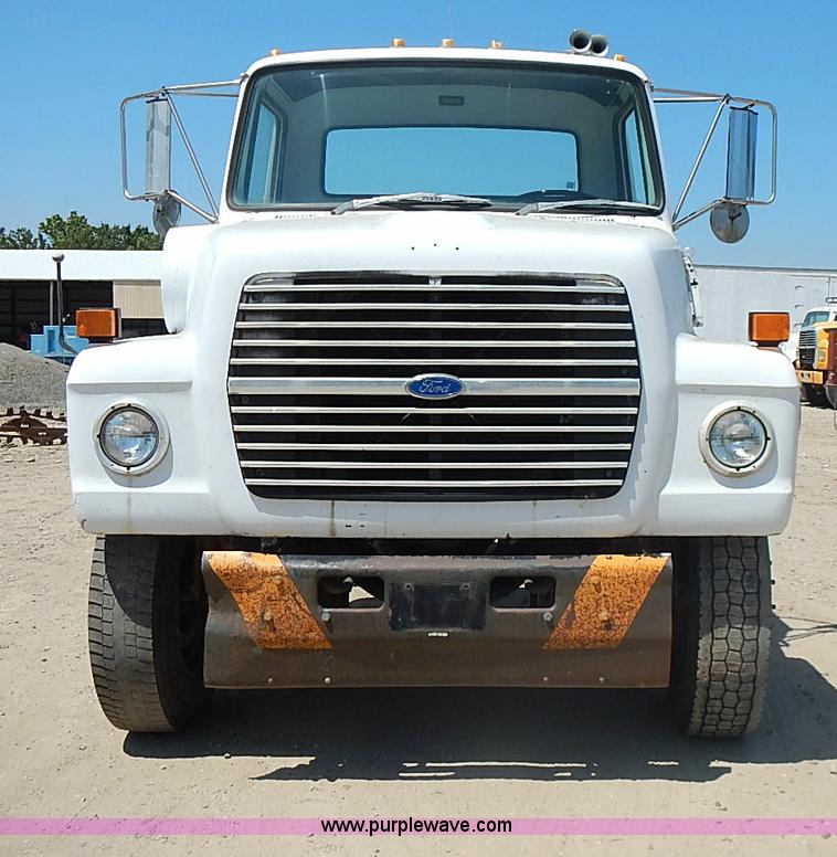 image for item J1205 1987 Ford LN9000 semi truck