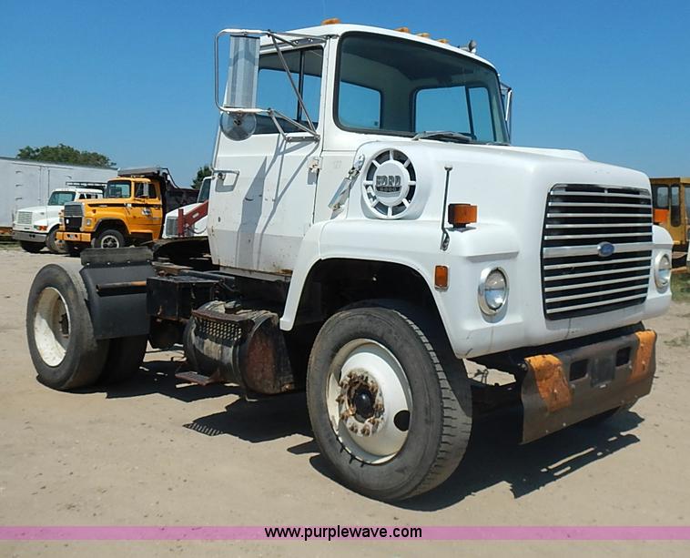 image for item J1205 1987 Ford LN9000 semi truck