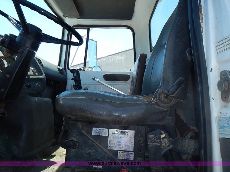 image for item J1205 1987 Ford LN9000 semi truck