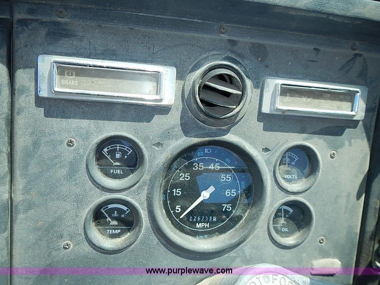 image for item J1205 1987 Ford LN9000 semi truck