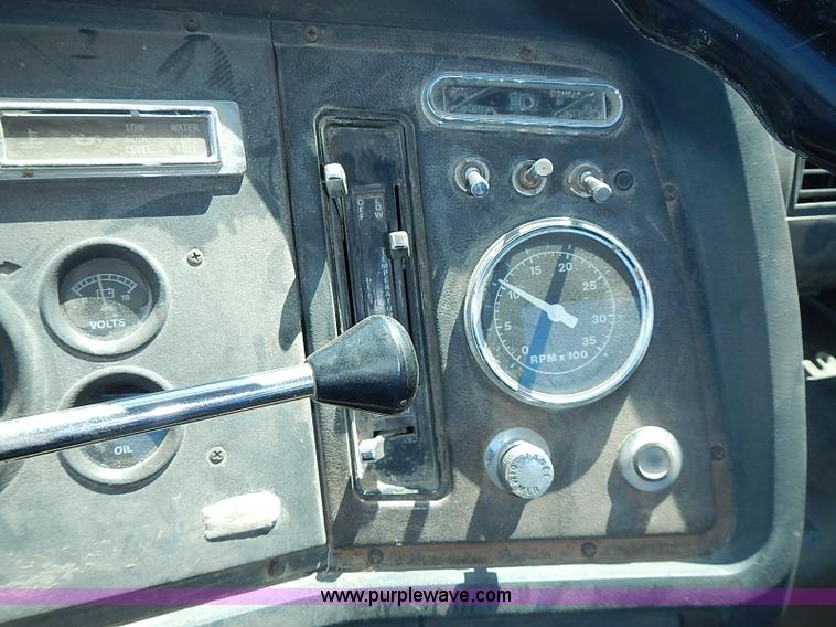 image for item J1205 1987 Ford LN9000 semi truck