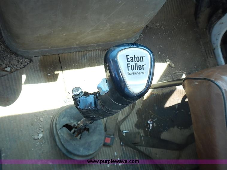 image for item J1205 1987 Ford LN9000 semi truck