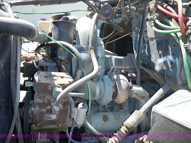 image for item J1205 1987 Ford LN9000 semi truck