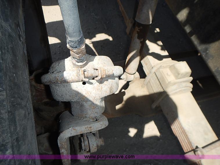 image for item J1205 1987 Ford LN9000 semi truck