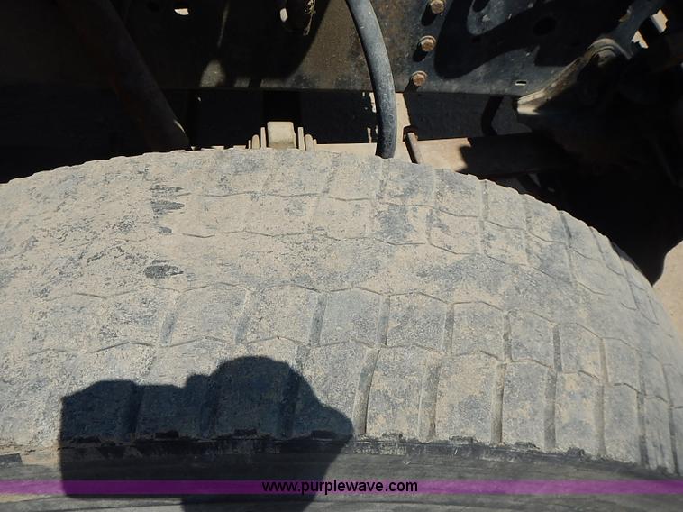 image for item J1205 1987 Ford LN9000 semi truck