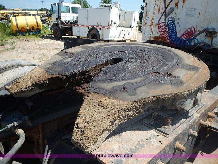 image for item J1205 1987 Ford LN9000 semi truck