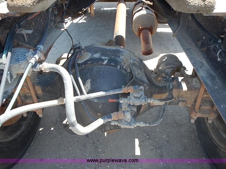 image for item J1205 1987 Ford LN9000 semi truck